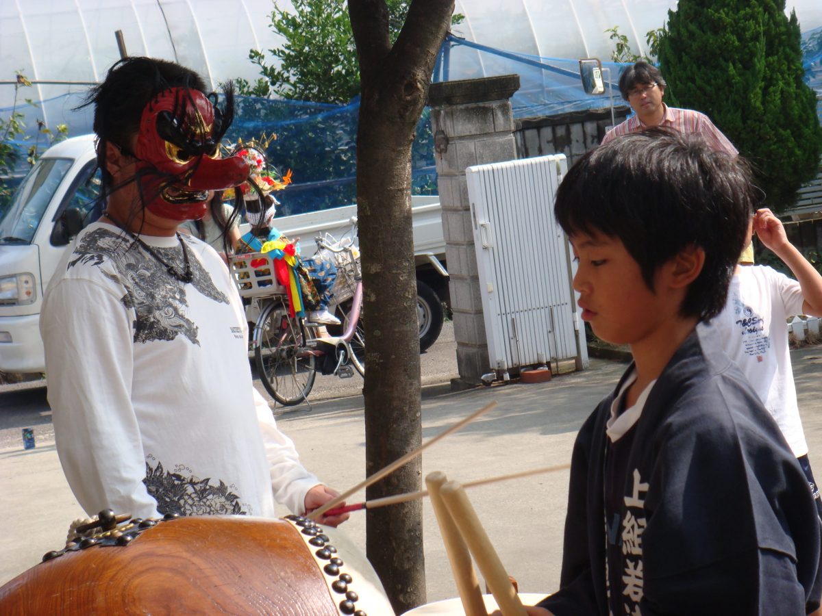 2009年 多度津町山階 秋祭り 村遣い 上小原獅子組