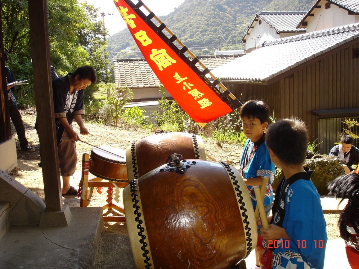 2010年 多度津町山階 秋祭り 小祭り 上小原獅子組