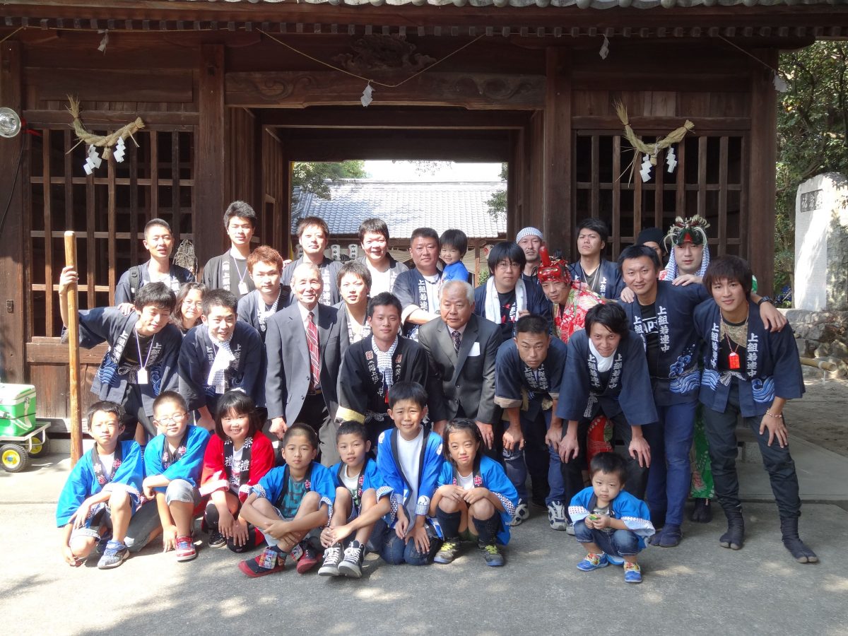 2012年 多度津町山階・春日神社 秋季例大祭 記念 集合写真 上小原獅子組
