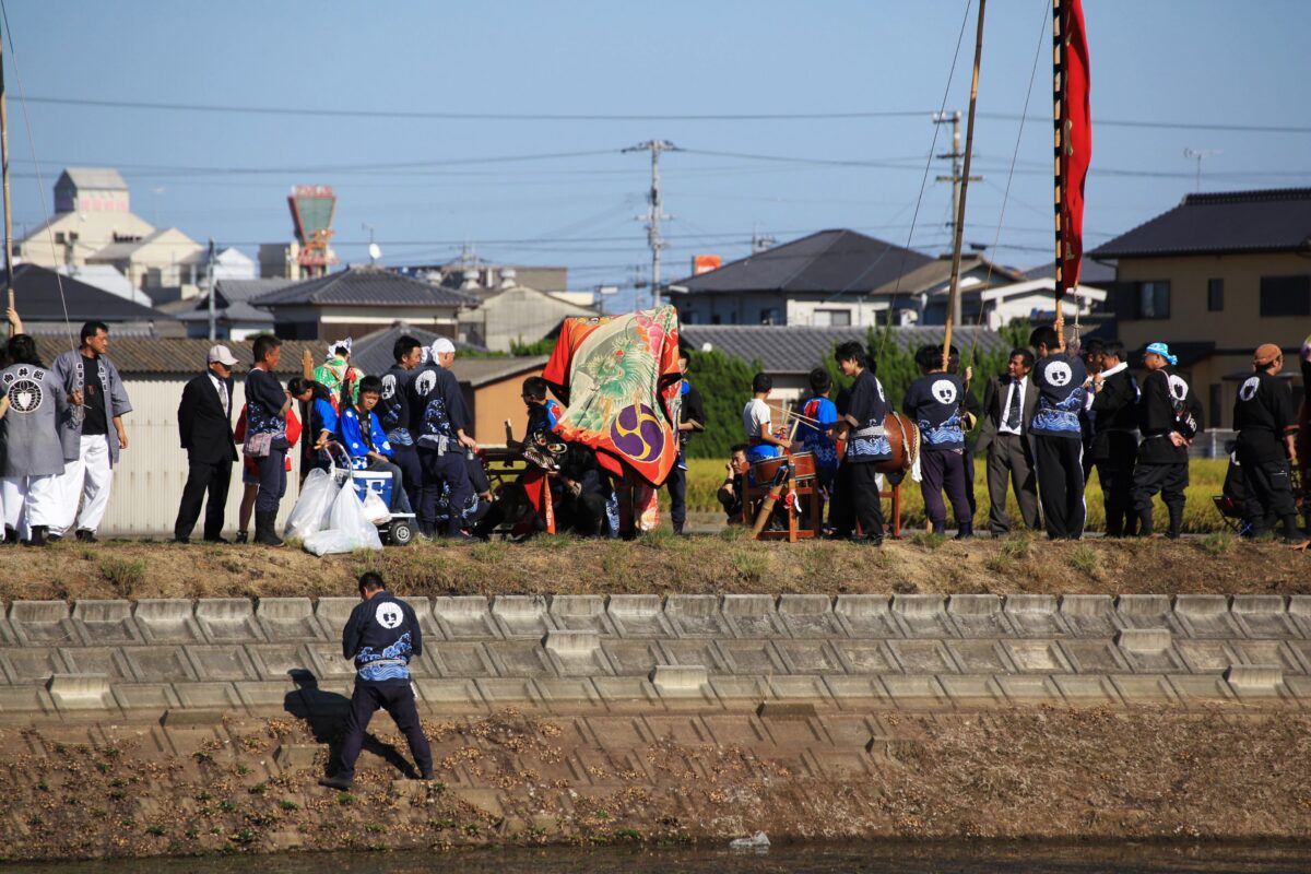 2013年 多度津町山階・藤波池 秋季例大祭 池まわり 上小原獅子組