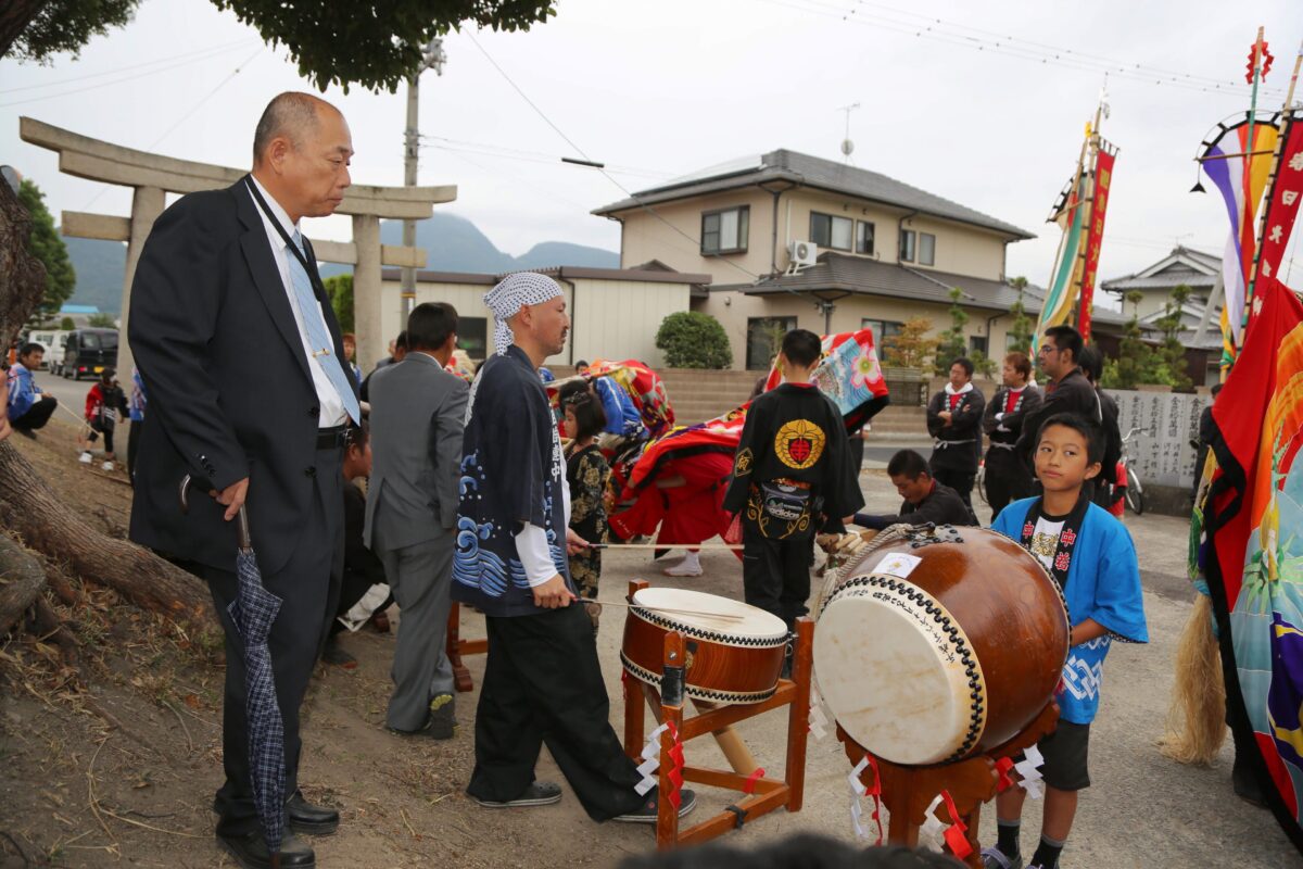 2014年 多度津町山階・春日神社 秋季例大祭 傘揃え 上小原獅子組