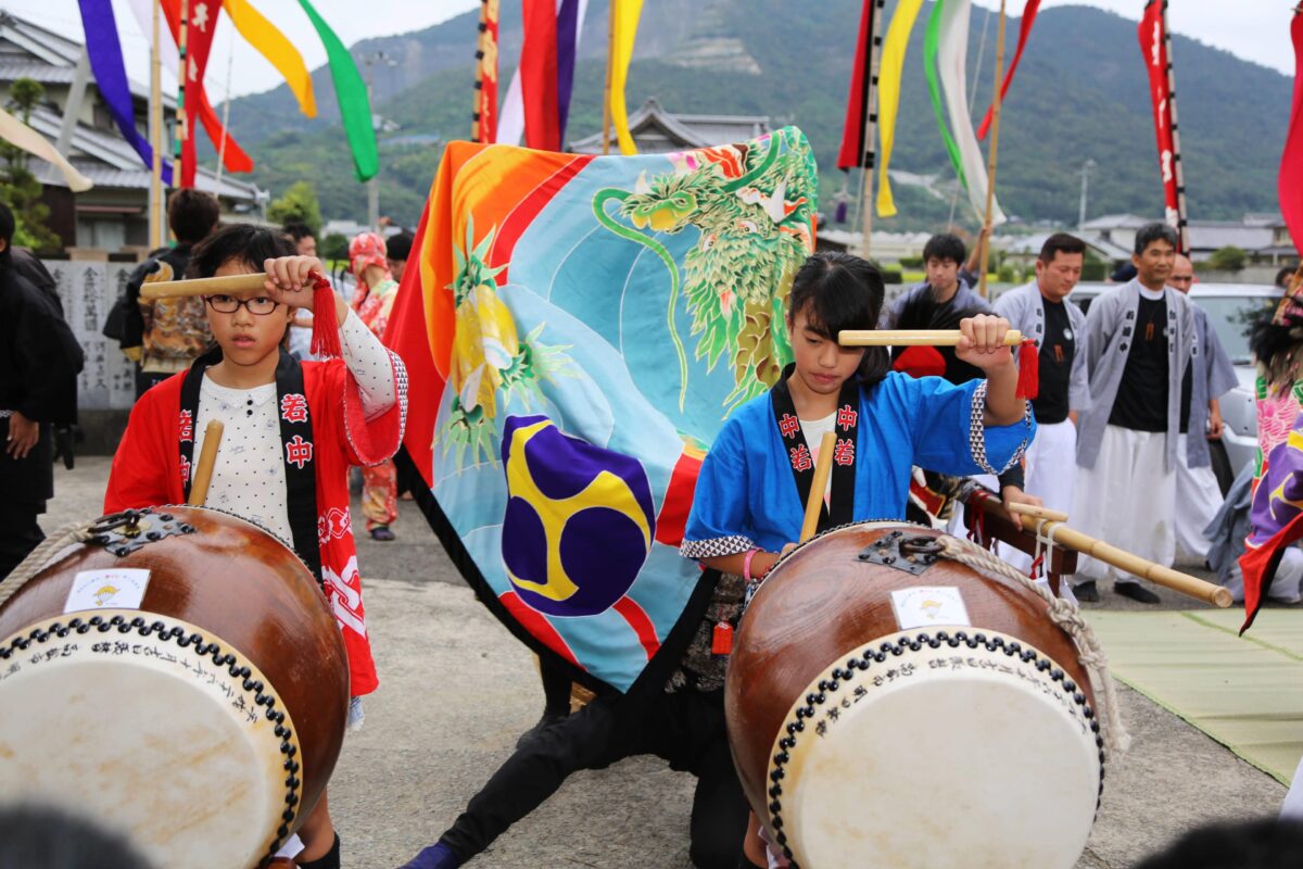 2014年 多度津町山階・春日神社 秋季例大祭 傘揃え 上小原獅子組
