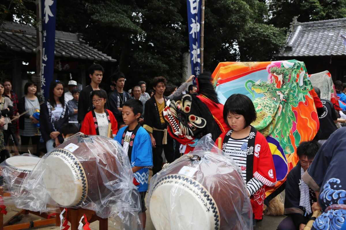 2014年 多度津町山階・春日神社 秋季例大祭 舞い込み 上小原獅子組