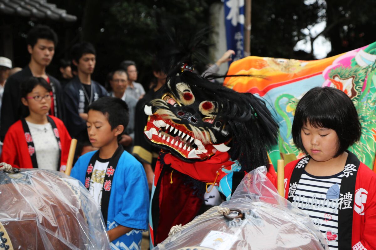 2014年 多度津町山階・春日神社 秋季例大祭 舞い込み 上小原獅子組