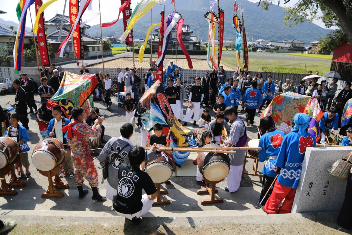2015年 多度津町山階・春日神社 秋季例大祭 傘揃え