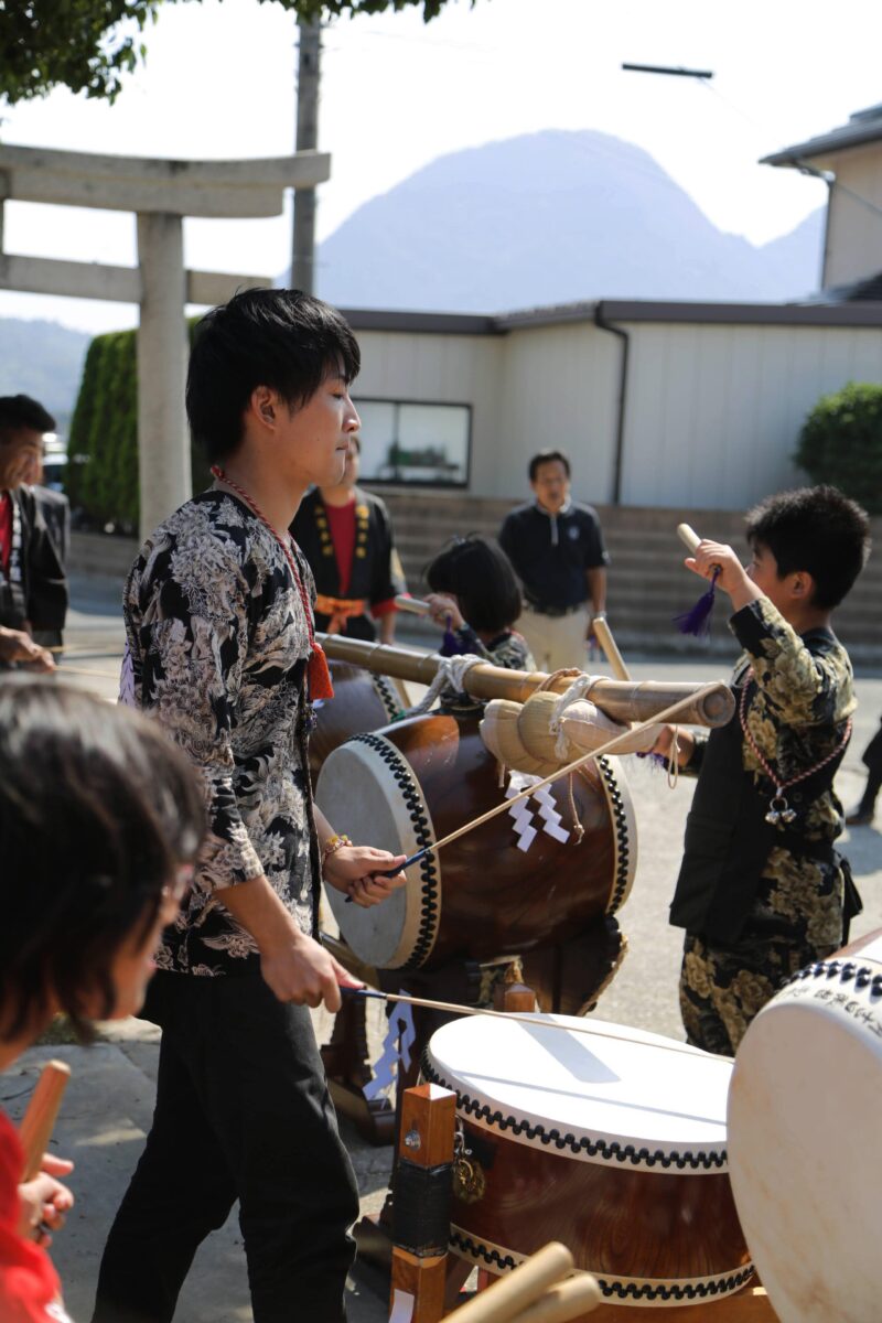 2015年 多度津町山階・春日神社 秋季例大祭 傘揃え 上小原獅子組