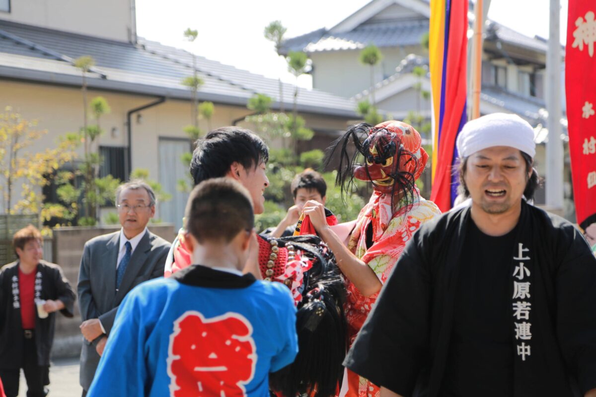 2015年 多度津町山階・春日神社 秋季例大祭 傘揃え 上小原獅子組