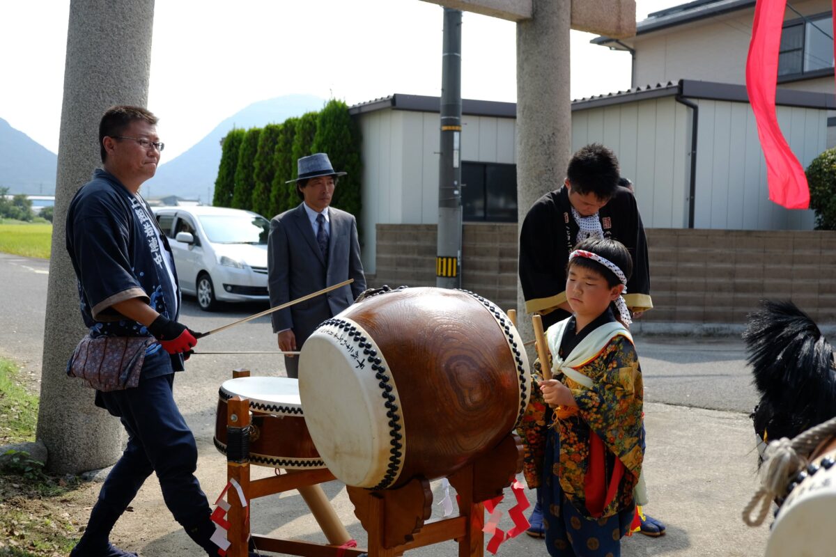 2016年 多度津町山階・春日神社 秋季例大祭 傘揃え 上小原獅子組