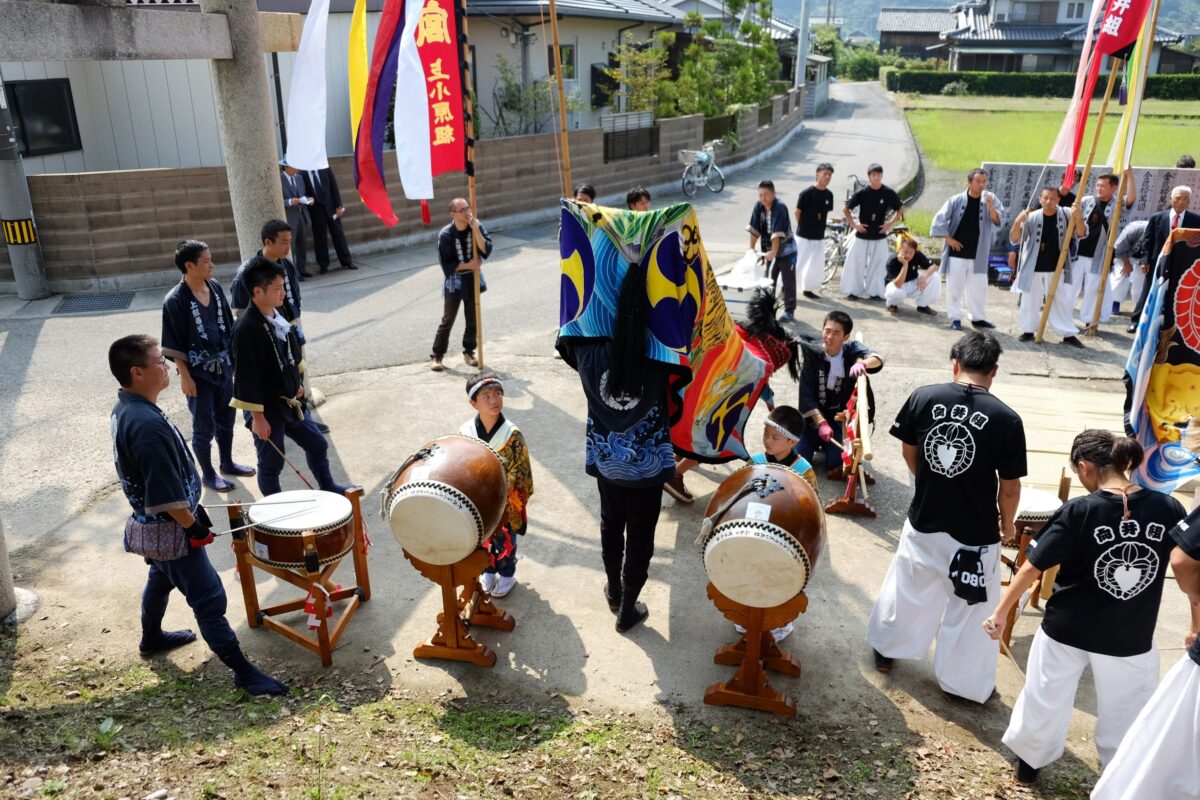 2016年 多度津町山階・春日神社 秋季例大祭 傘揃え 上小原獅子組
