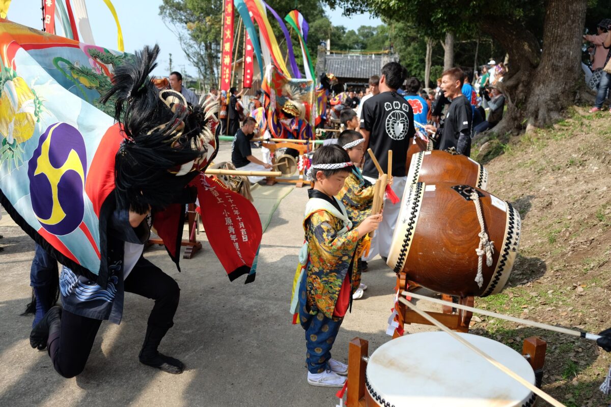 2016年 多度津町山階・春日神社 秋季例大祭 傘揃え 上小原獅子組