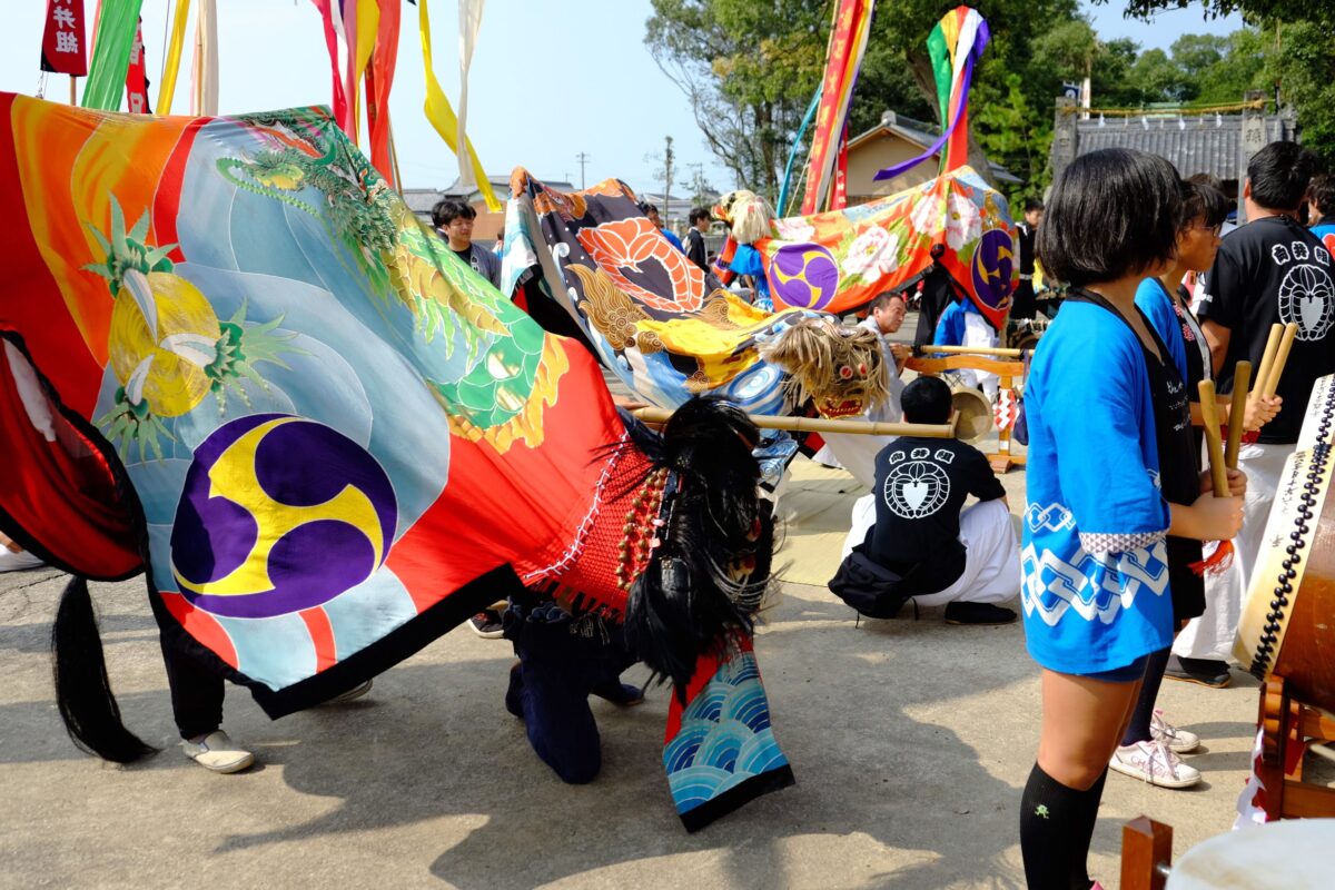2016年 多度津町山階・春日神社 秋季例大祭 傘揃え 上小原獅子組