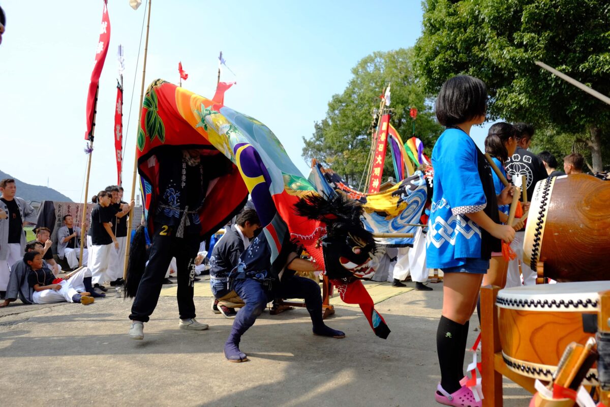 2016年 多度津町山階・春日神社 秋季例大祭 傘揃え 上小原獅子組