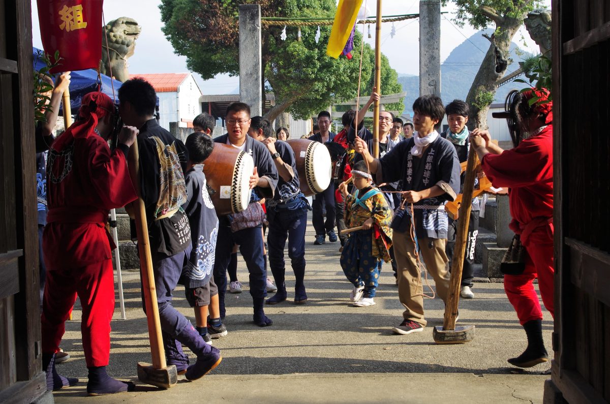 2016年 多度津町山階・春日神社 秋季例大祭 舞い込み 上小原獅子組