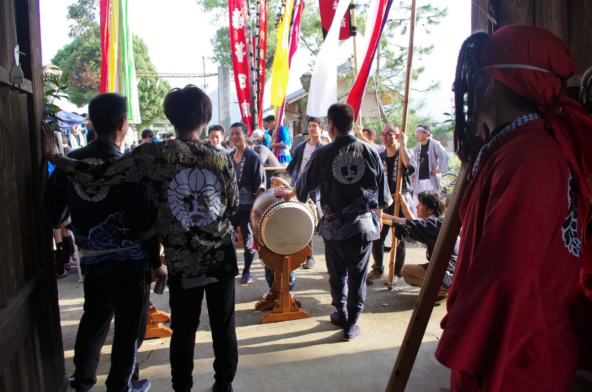 2016年 多度津町山階・春日神社 秋季例大祭 舞い込み 上小原獅子組