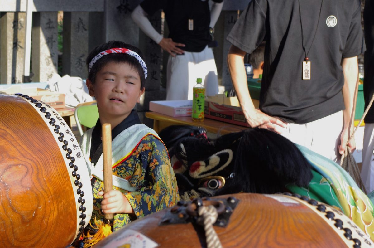 2016年 多度津町山階・春日神社 秋季例大祭 舞い込み 上小原獅子組