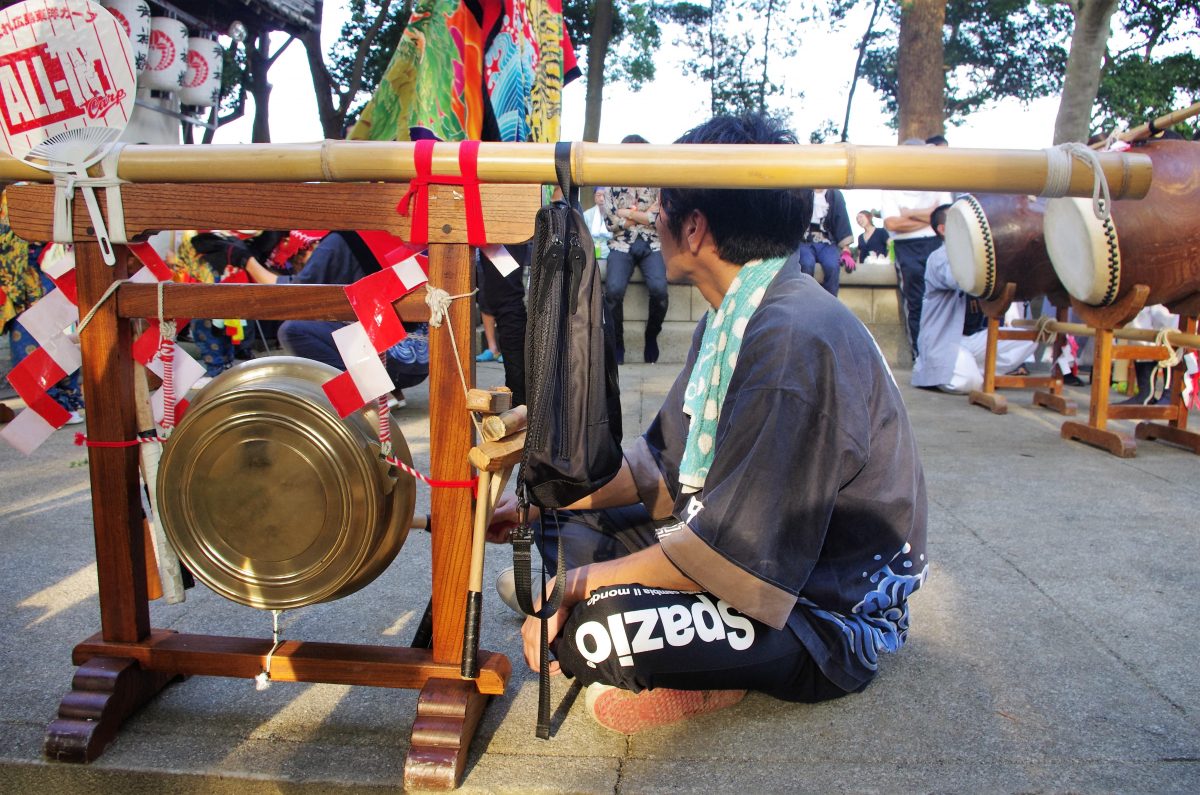 2016年 多度津町山階・春日神社 秋季例大祭 拝殿前 上小原獅子組