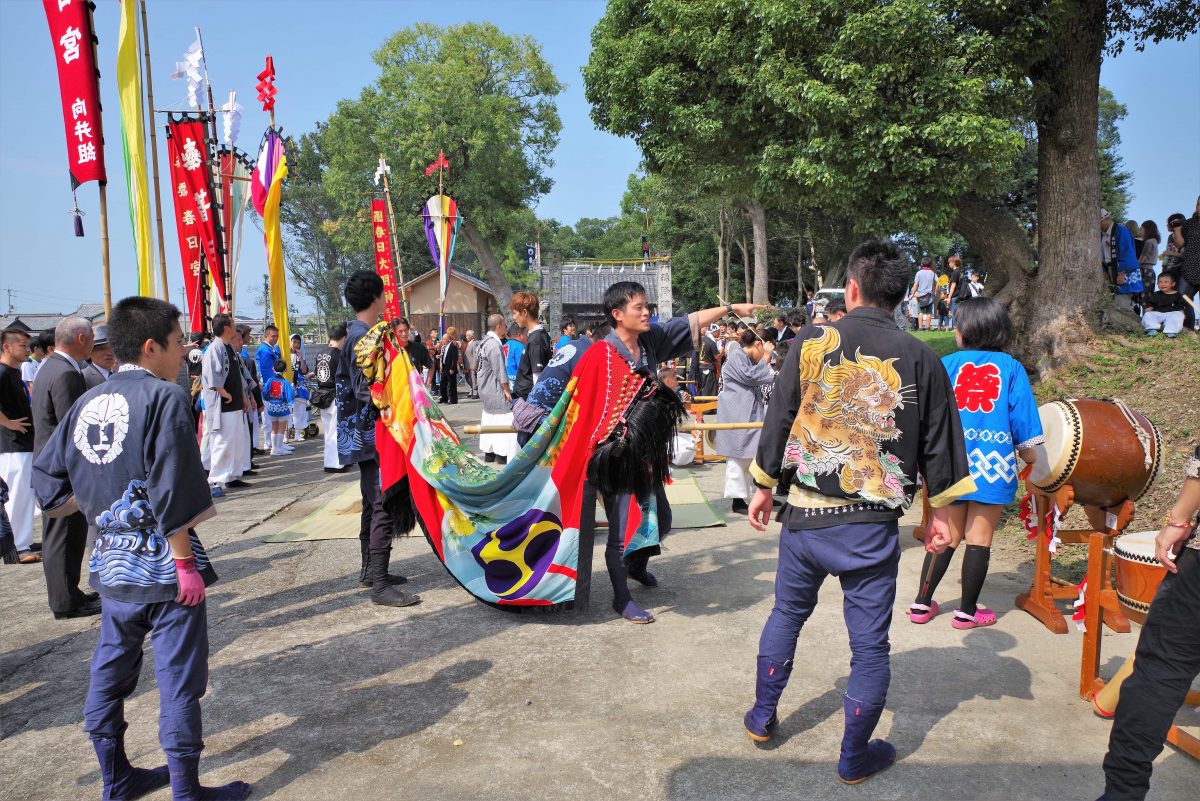 2016年 多度津町山階・春日神社 秋季例大祭 傘揃え 上小原獅子組