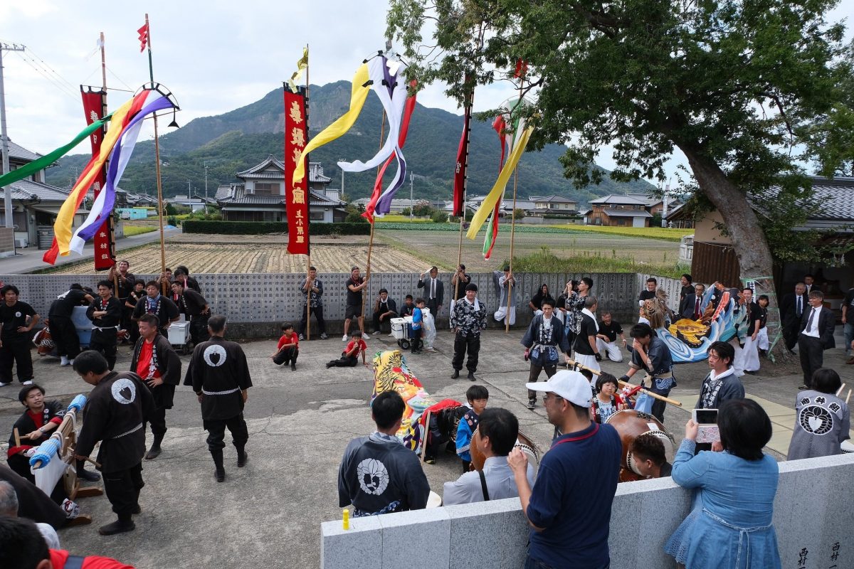 2018年 多度津町山階・春日神社 秋季例大祭 傘揃え 上小原獅子組