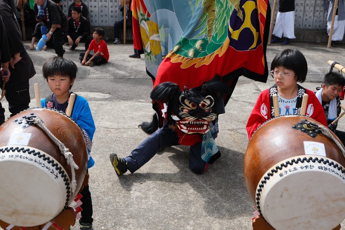 2018年 多度津町山階・春日神社 秋季例大祭 傘揃え 上小原獅子組