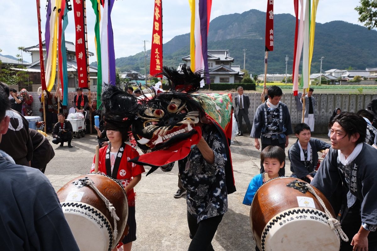 2018年 多度津町山階・春日神社 秋季例大祭 傘揃え 上小原獅子組