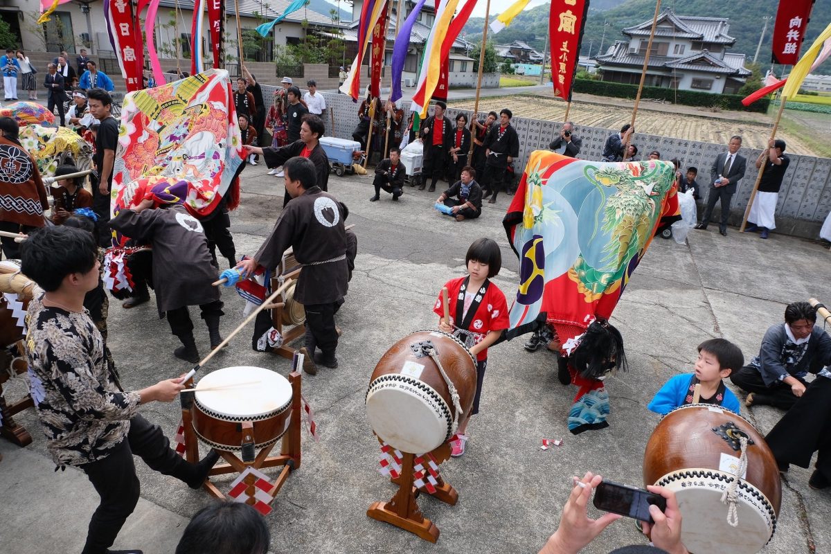 2018年 多度津町山階・春日神社 秋季例大祭 傘揃え 上小原獅子組