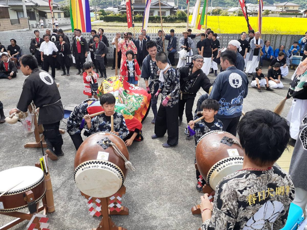 2019年 多度津町山階・春日神社 秋季例大祭 傘揃え 上小原獅子組