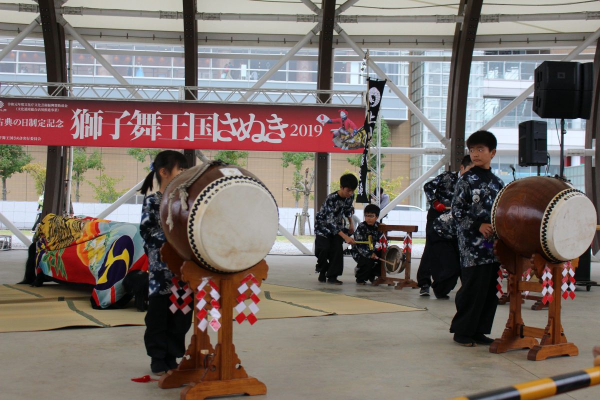 獅子舞王国さぬき2019 大型テント内ステージ 上小原獅子組