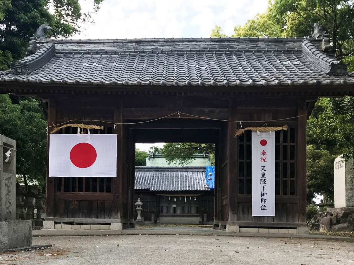 令和元年5月 多度津町山階・春日神社 随神門