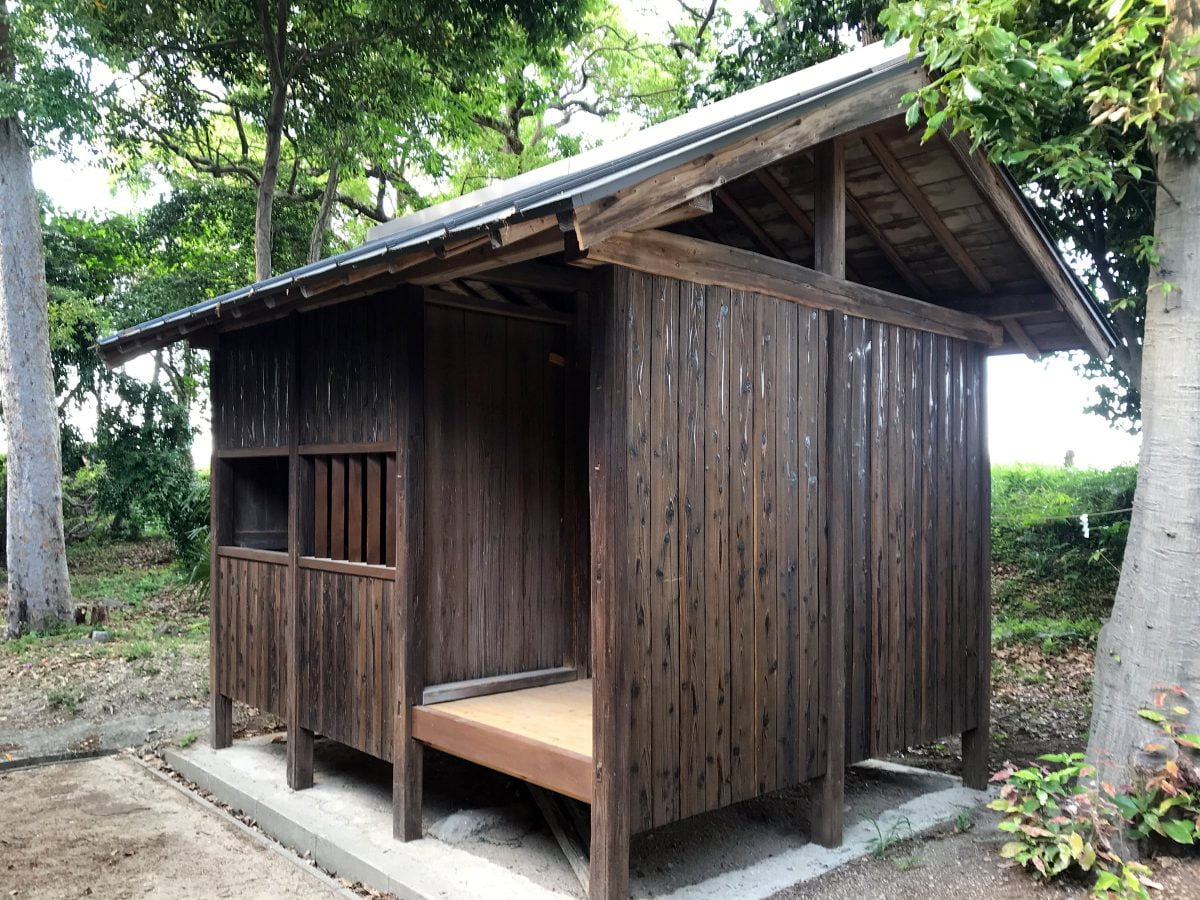 多度津町山階・春日神社 古札納所