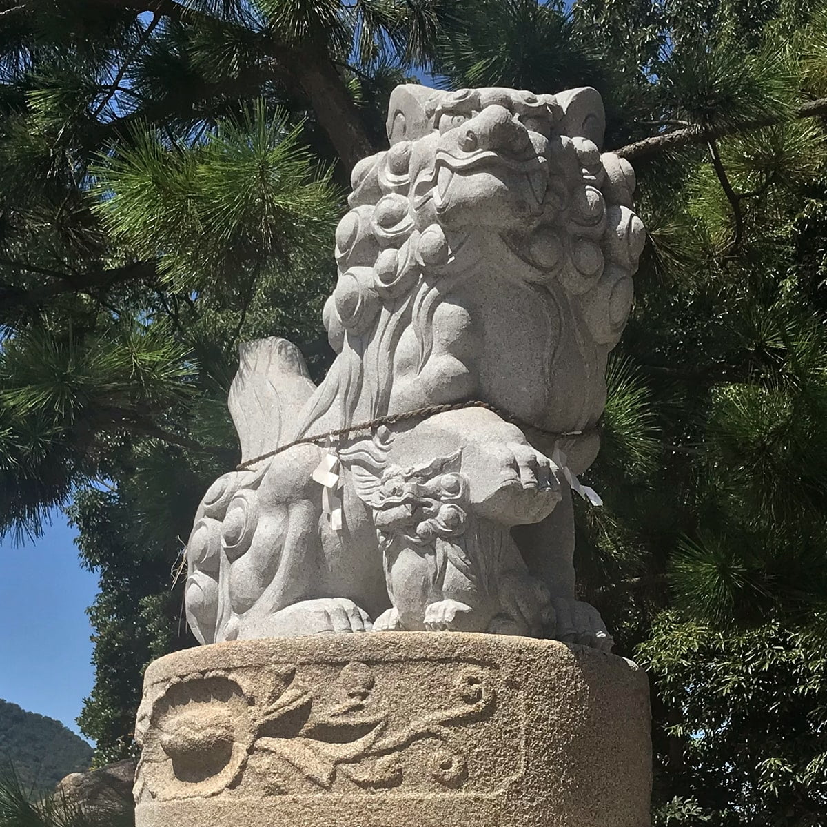 多度津町山階・春日神社 狛犬
