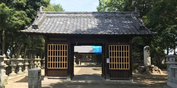 多度津町山階・春日神社 随神門