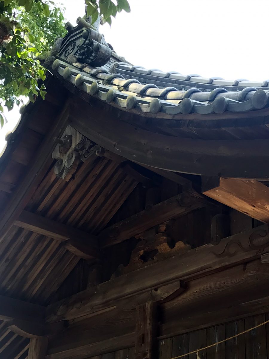 多度津町山階・春日神社 随神門