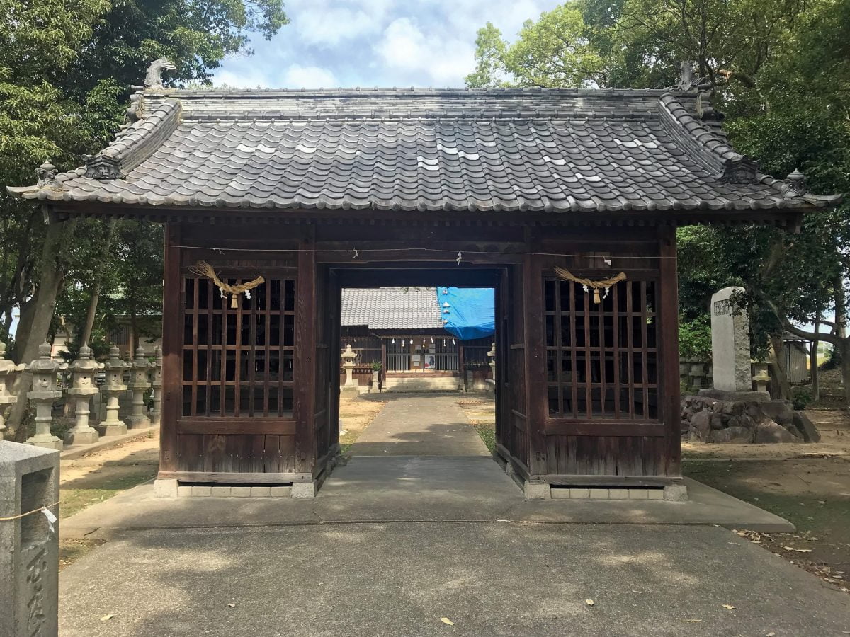 多度津町山階・春日神社 随神門 改修前