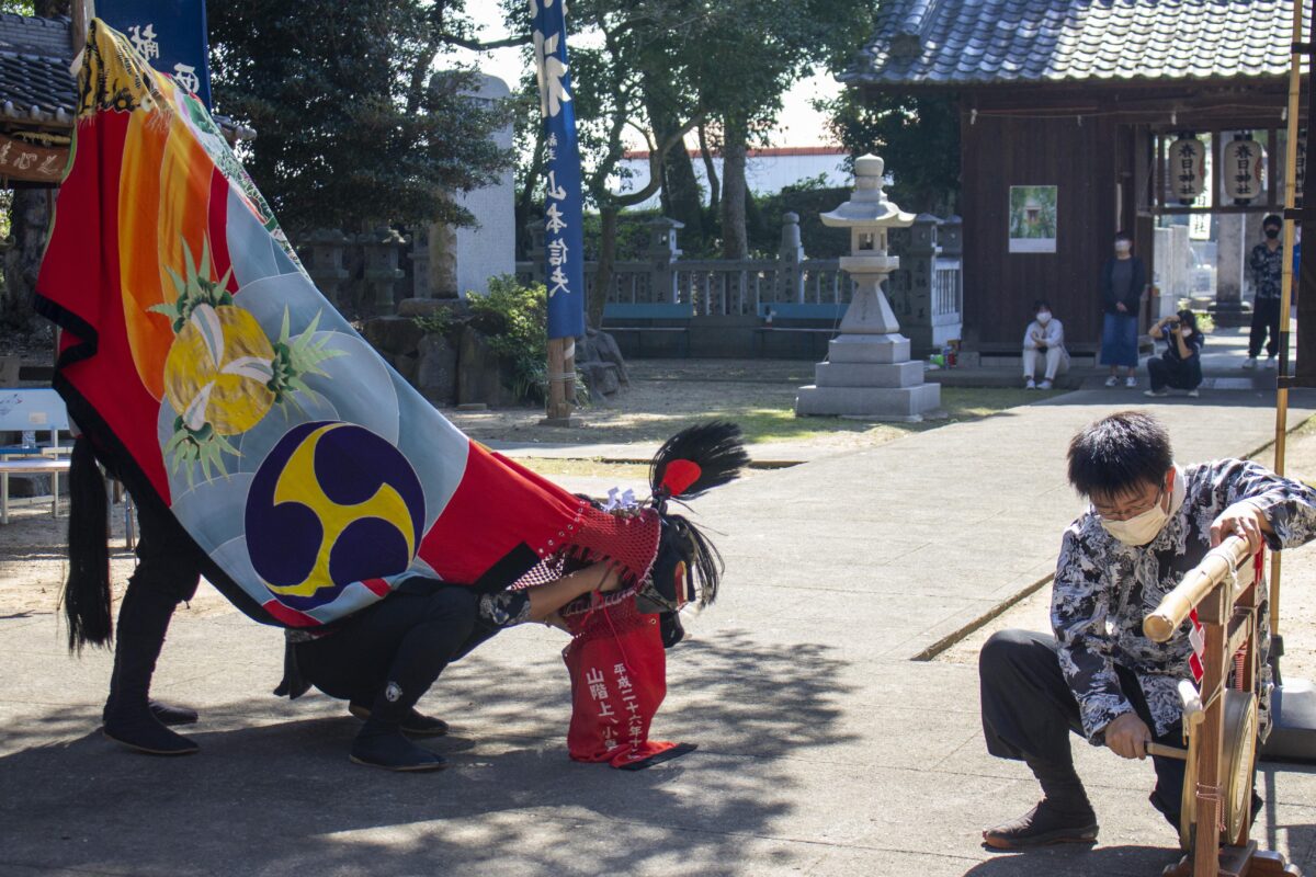 2022年 多度津町山階・春日神社 自主奉納 拝殿前 上小原獅子組