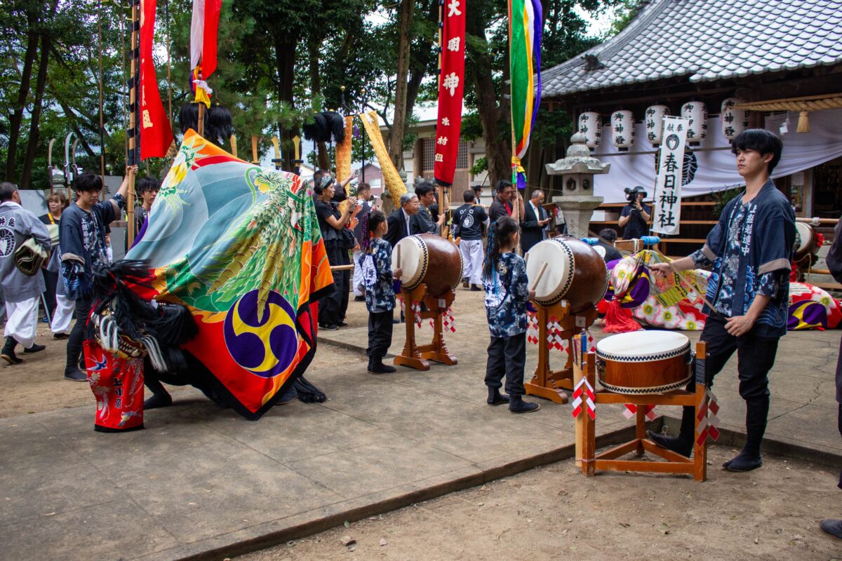 2023年 多度津町山階・春日神社 秋季例大祭 拝殿前 上小原獅子組