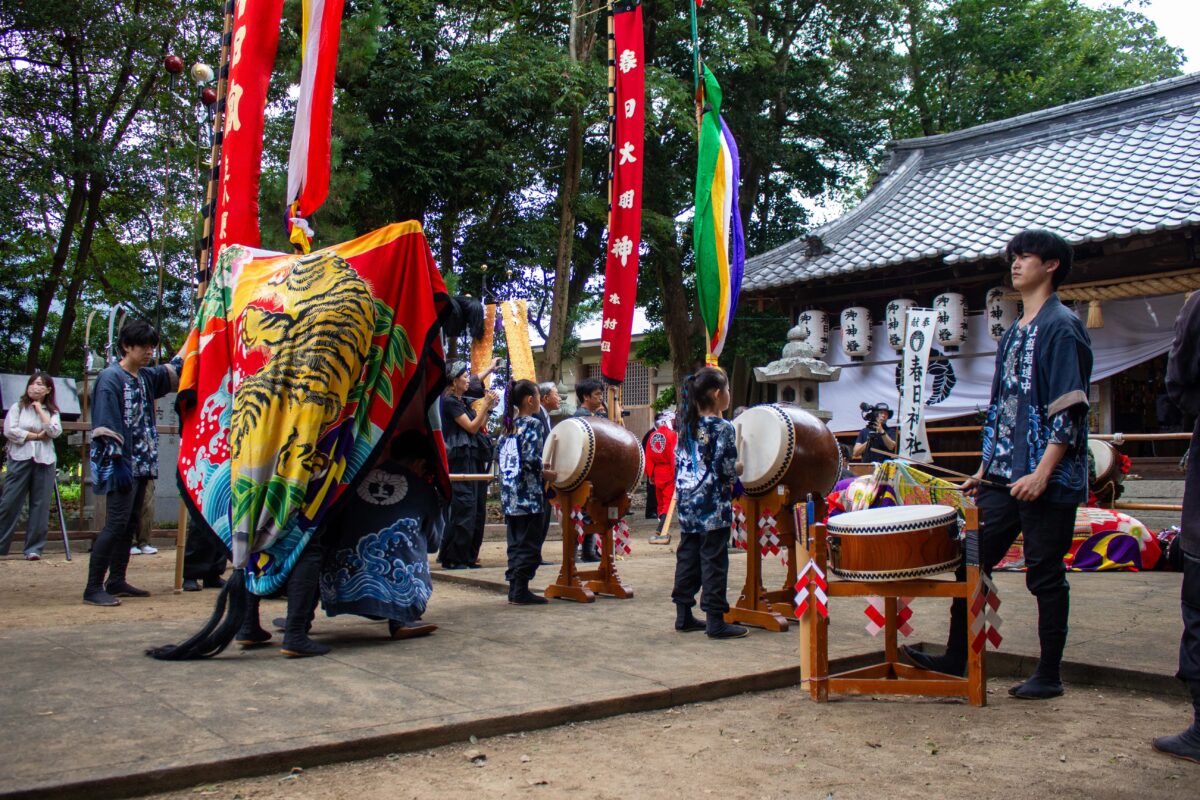2023年 多度津町山階・春日神社 秋季例大祭 拝殿前 上小原獅子組