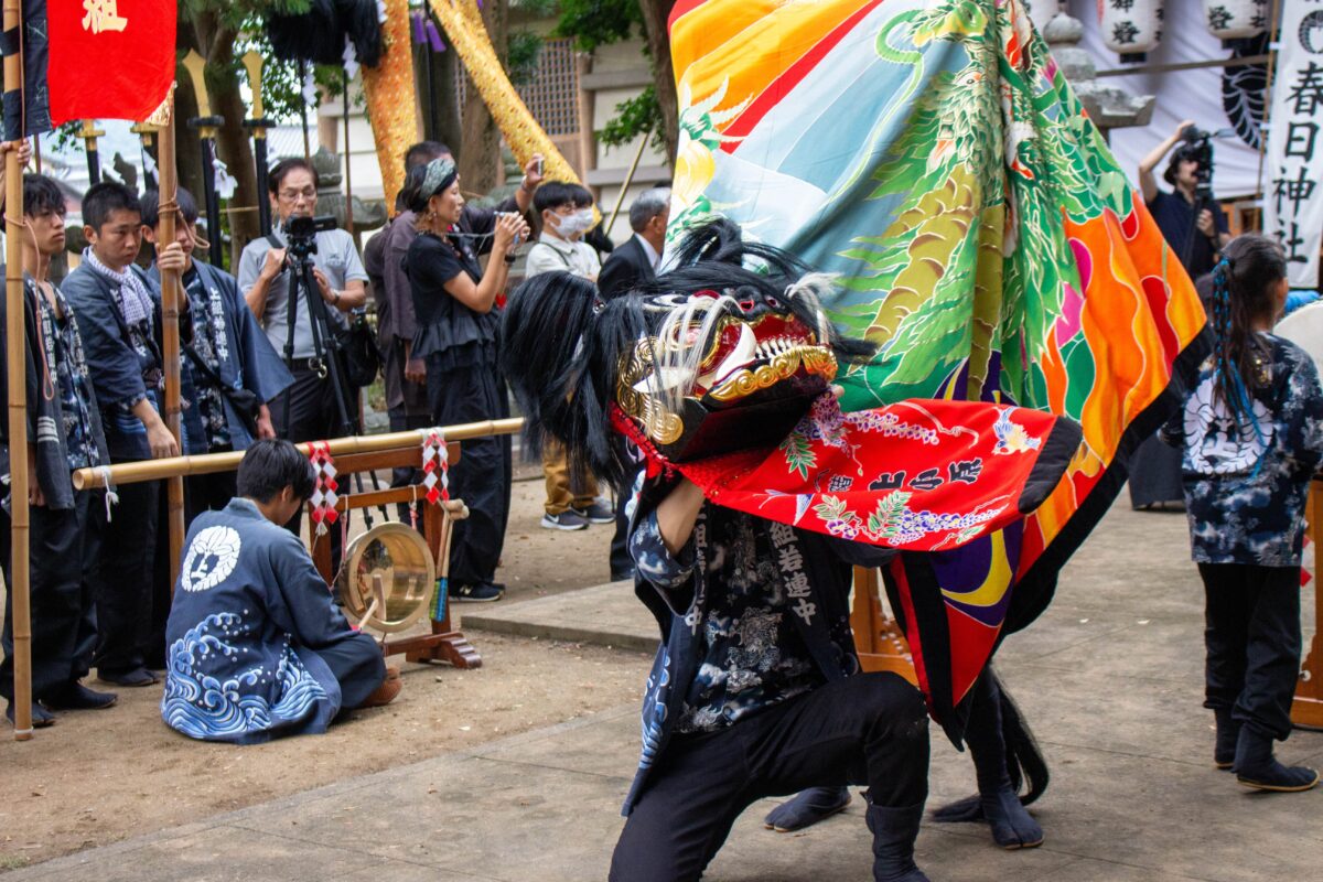 2023年 多度津町山階・春日神社 秋季例大祭 拝殿前 上小原獅子組