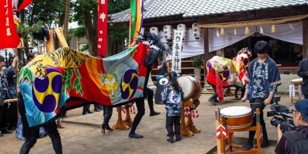 2023年 多度津町山階・春日神社 秋季例大祭 拝殿前 上小原獅子組