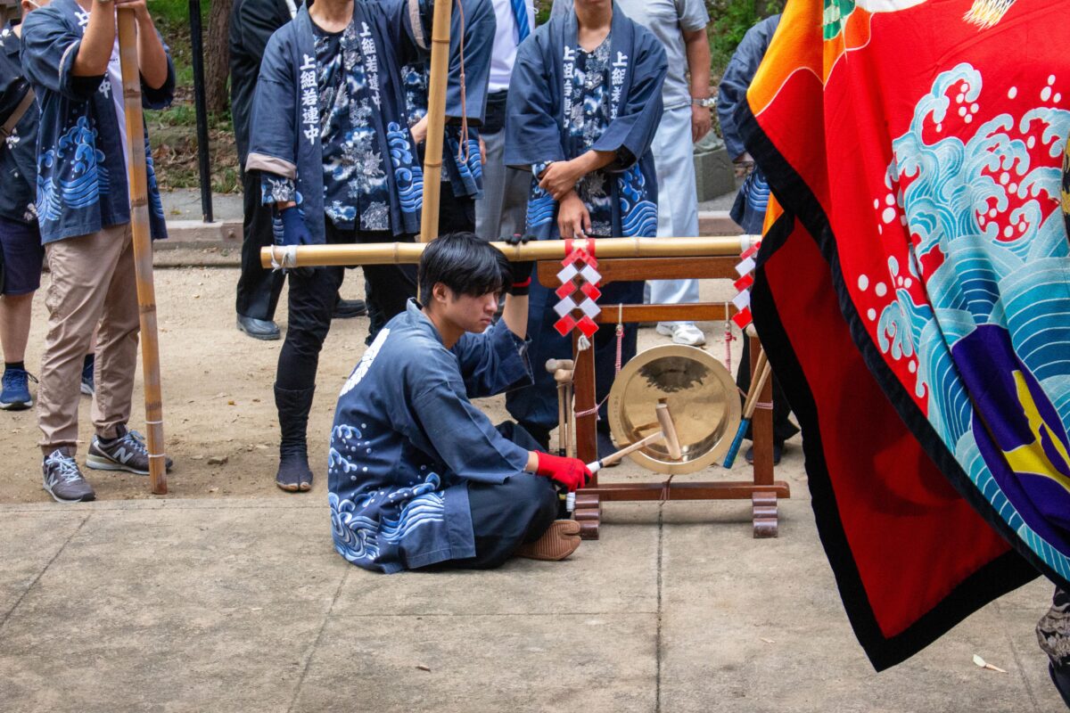 2023年 多度津町山階・春日神社 秋季例大祭 拝殿前 上小原獅子組