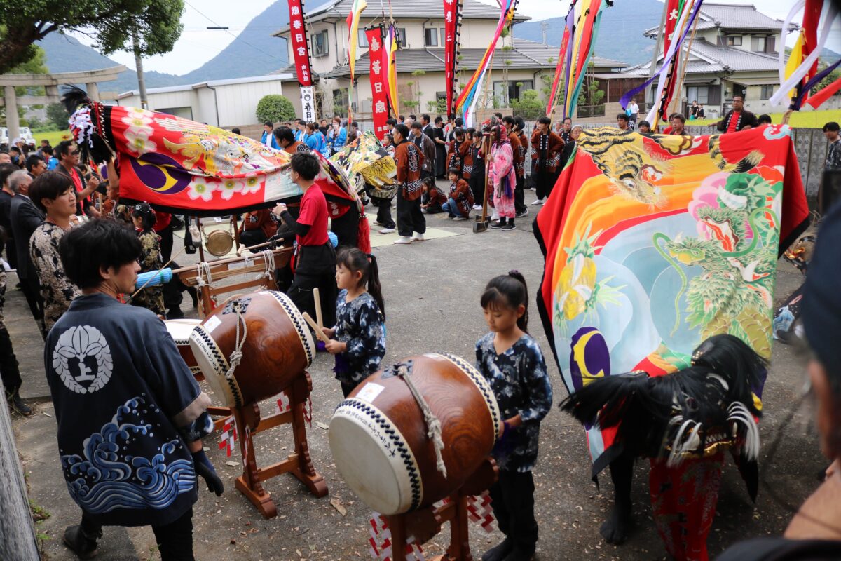 2023年 多度津町山階・春日神社 秋季例大祭 傘揃え 上小原獅子組