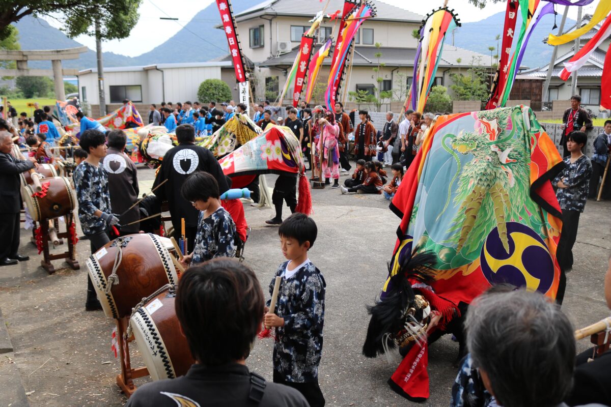 2023年 多度津町山階・春日神社 秋季例大祭 傘揃え 上小原獅子組
