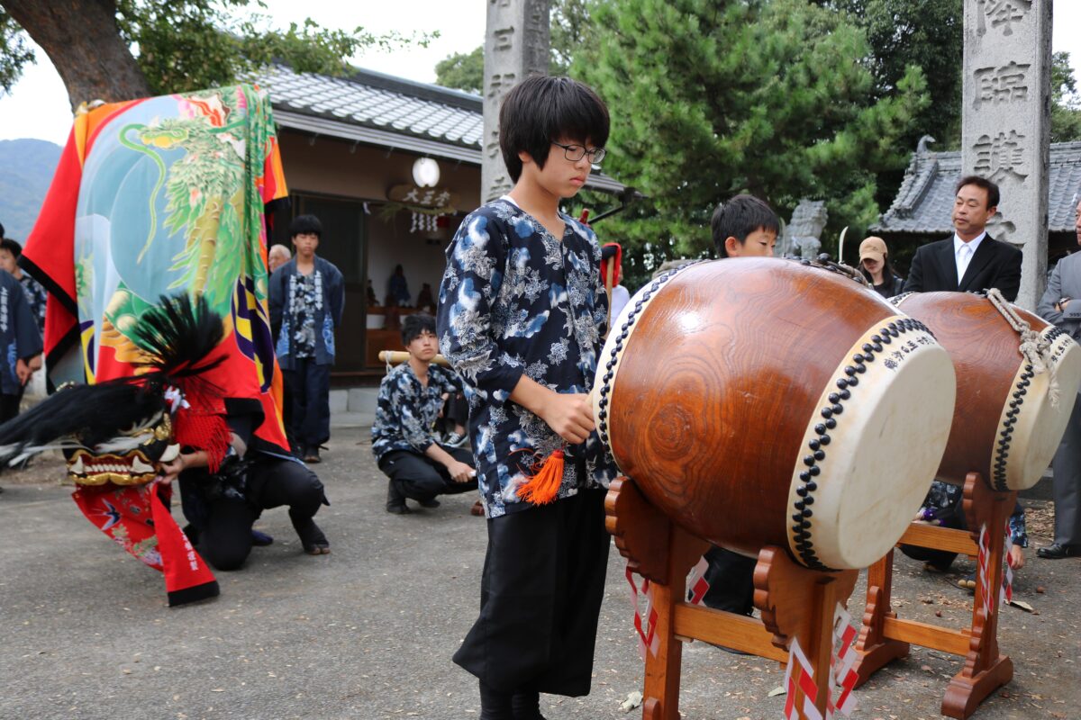 2023年 多度津町山階・春日神社 秋季例大祭 傘揃え 上小原獅子組