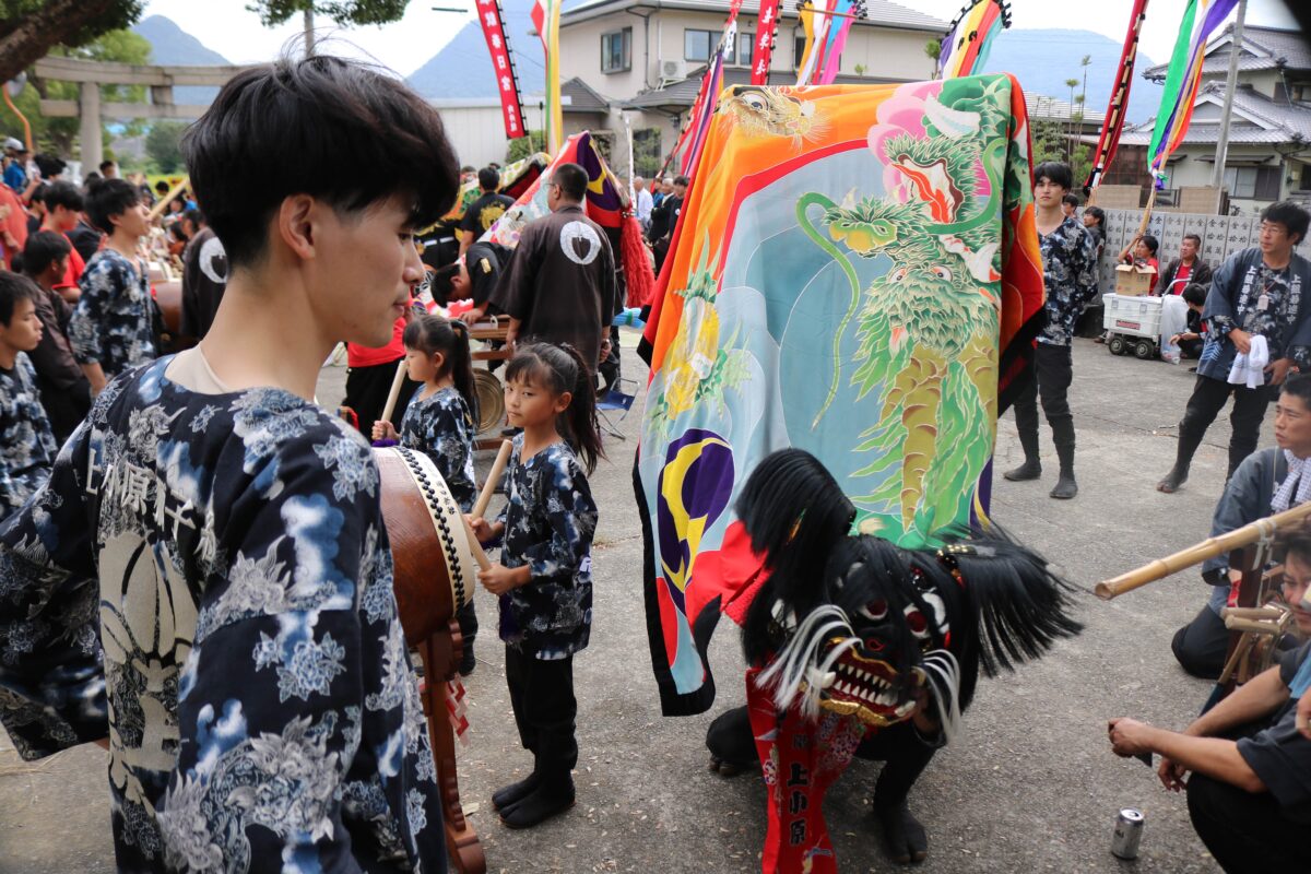 2023年 多度津町山階・春日神社 秋季例大祭 傘揃え 上小原獅子組