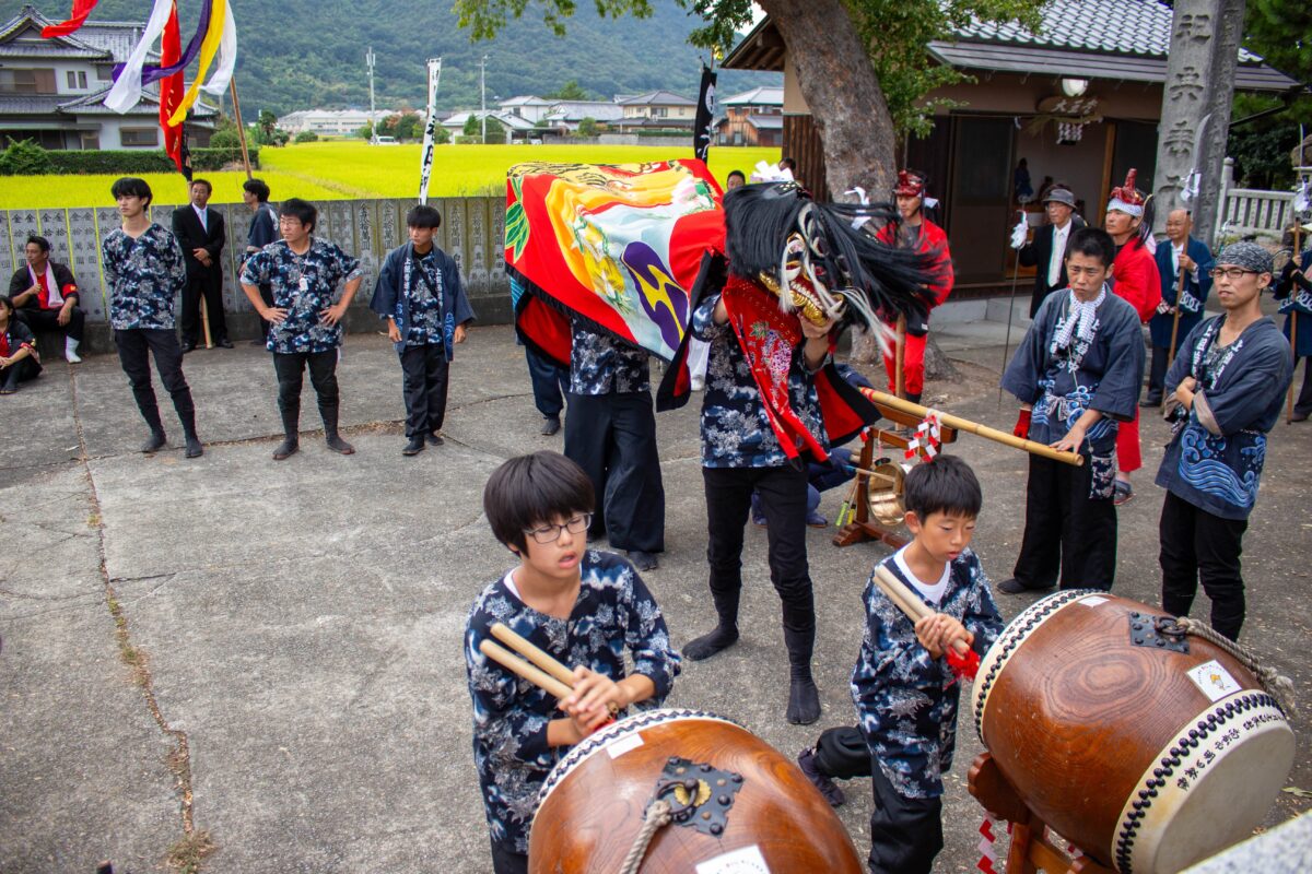 2023年 多度津町山階・春日神社 秋季例大祭 傘揃え 上小原獅子組