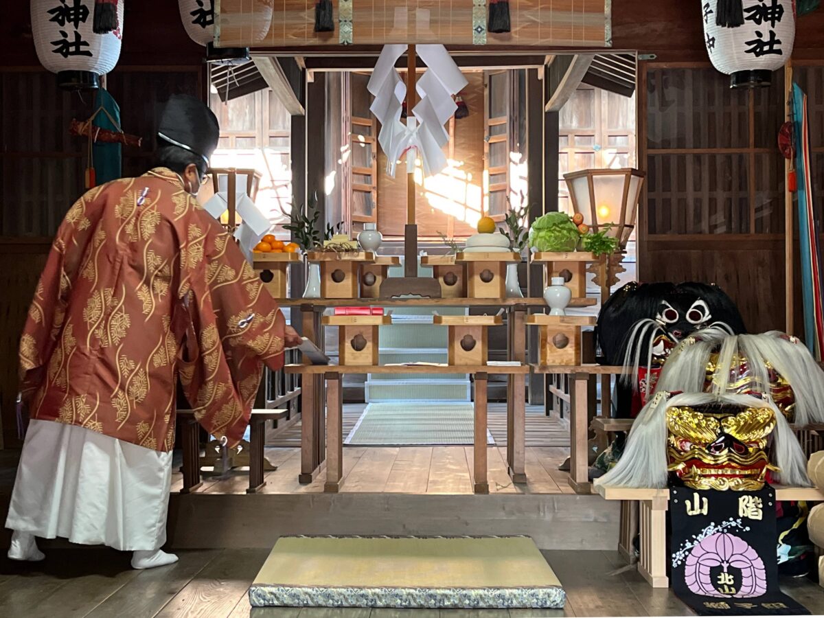 2023年 多度津町山階・春日神社 幣殿 獅子頭のお祓い 上小原獅子組 阿庄獅子組 北山獅子組