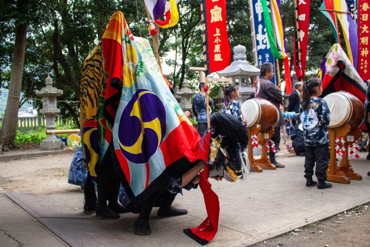 2023年 多度津町山階・春日神社 秋季例大祭 舞い込み 上小原獅子組