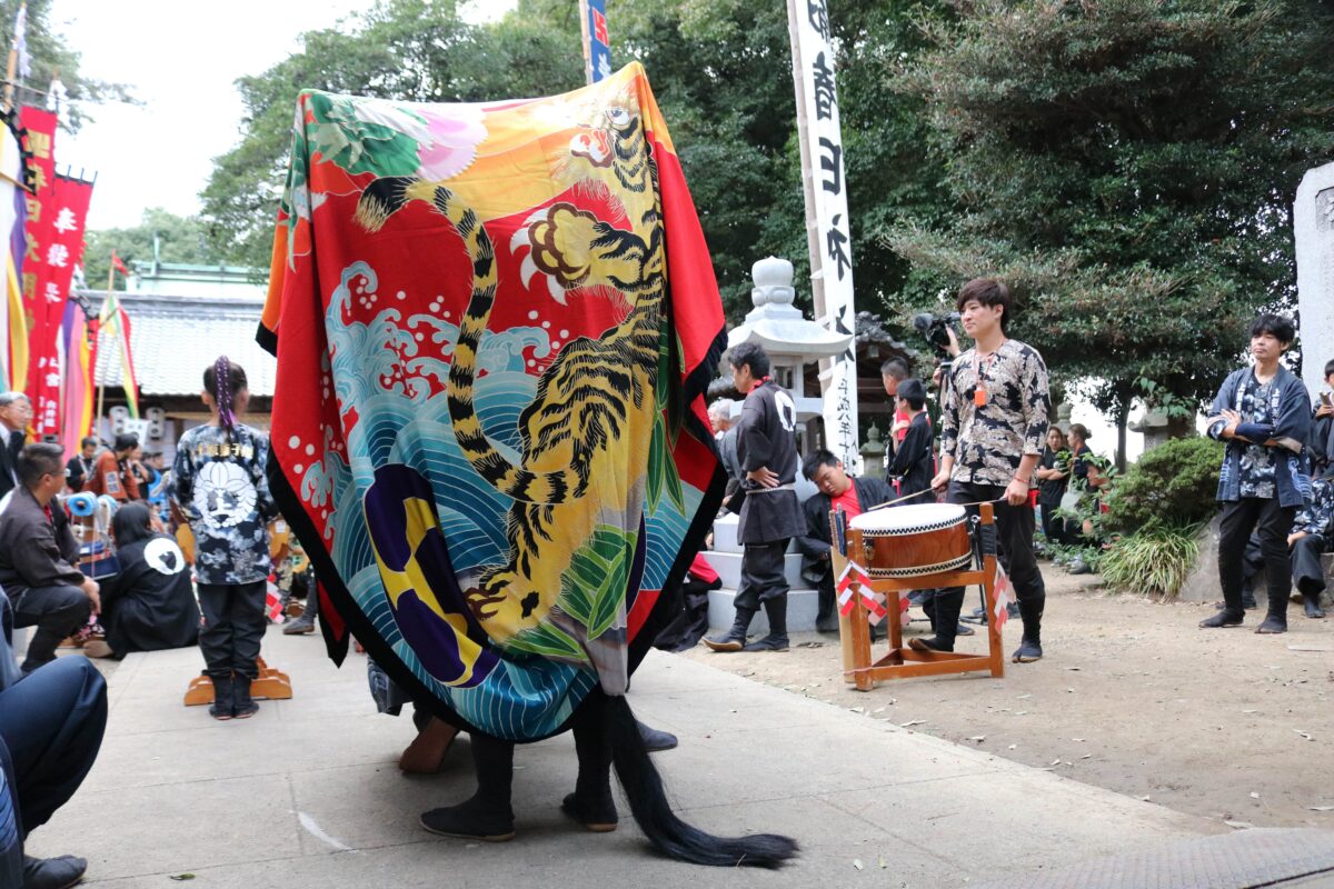 2023年 多度津町山階・春日神社 秋季例大祭 舞い込み 上小原獅子組
