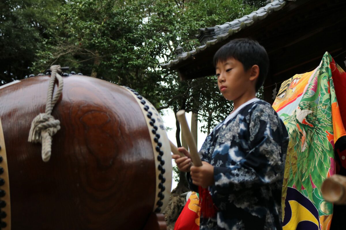 2023年 多度津町山階・春日神社 秋季例大祭 舞い込み 上小原獅子組
