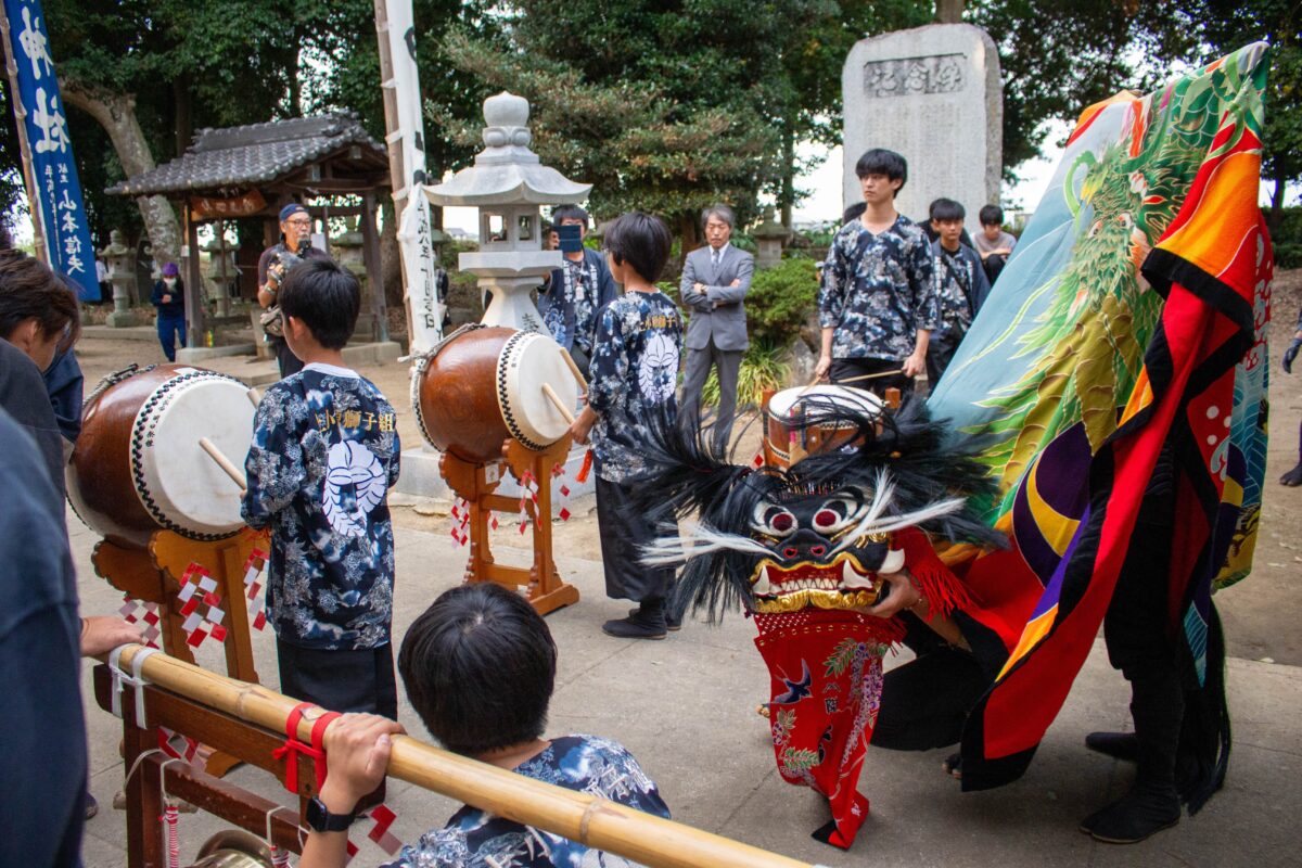 2023年 多度津町山階・春日神社 秋季例大祭 舞い込み 上小原獅子組