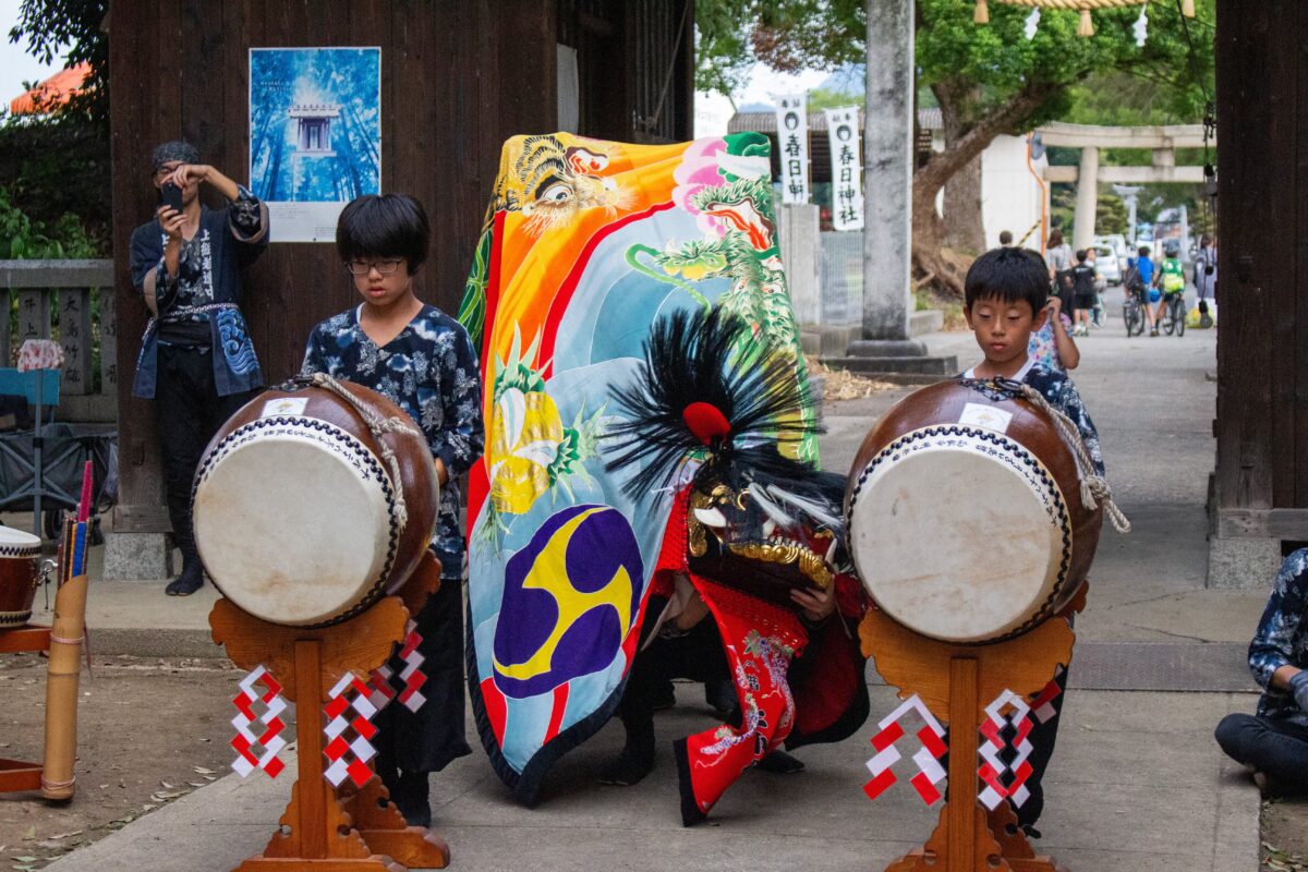 2023年 多度津町山階・春日神社 秋季例大祭 舞い込み 上小原獅子組